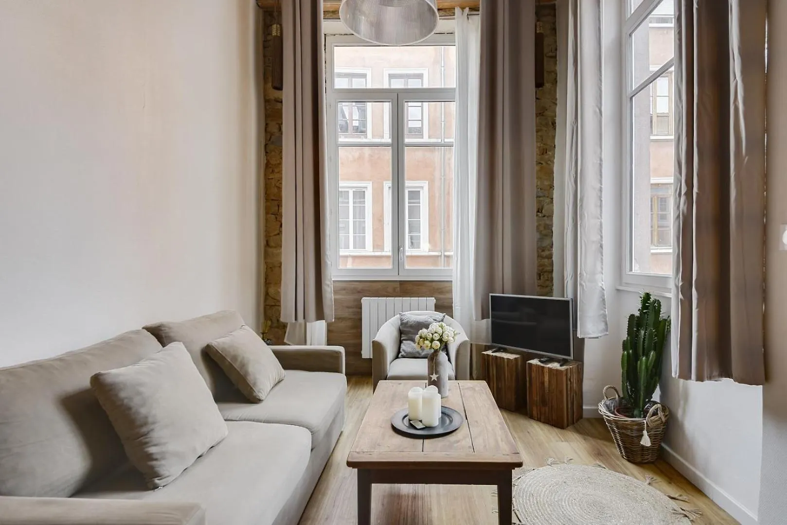 Guestready - Magnificent Duplex Canut Hypercentre Lyon 0*,  Frankrig